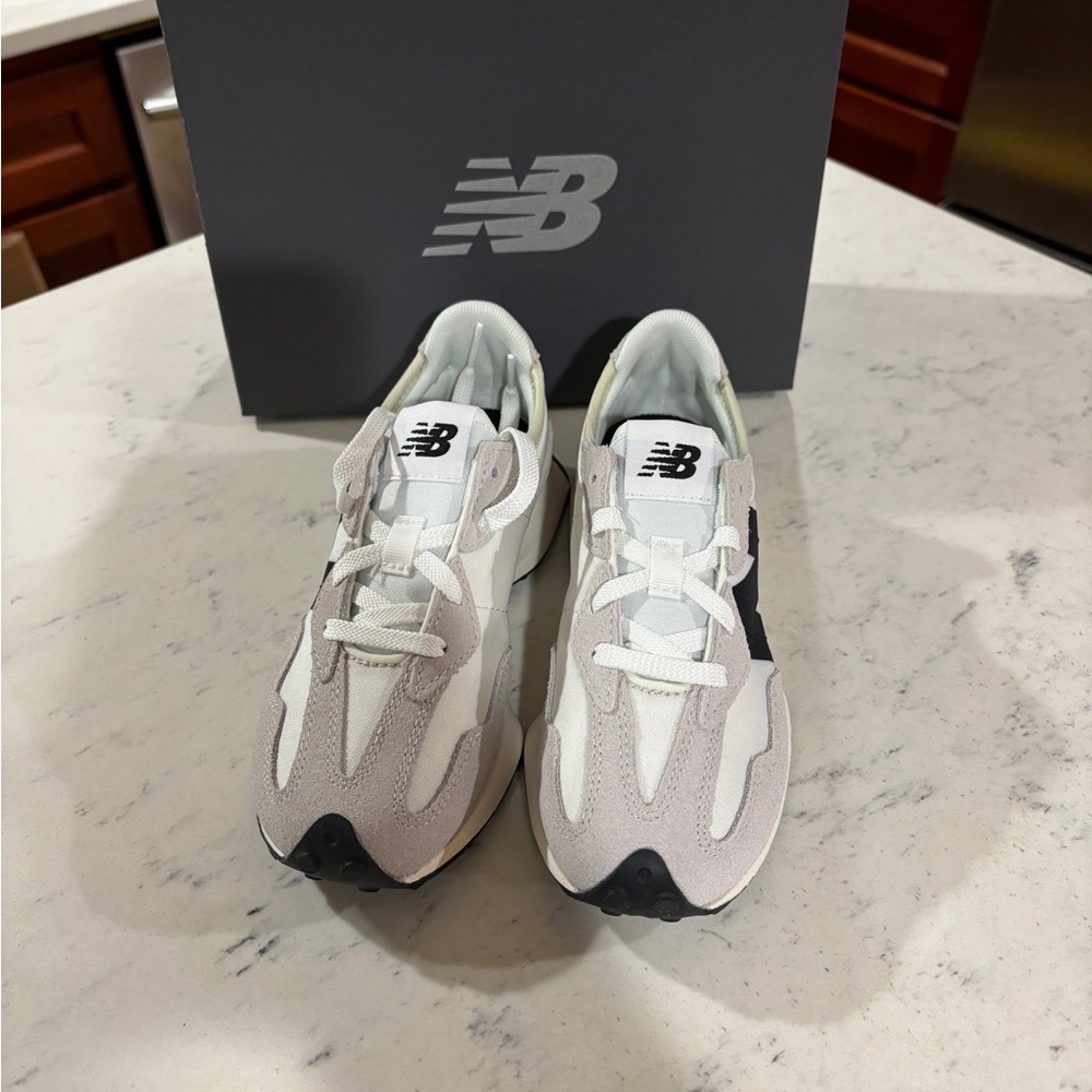 New Balance 327 White/Black Sea Salt Grey PS327FE  (PS) Size Unisex Kids NWB - Picture 6 of 16